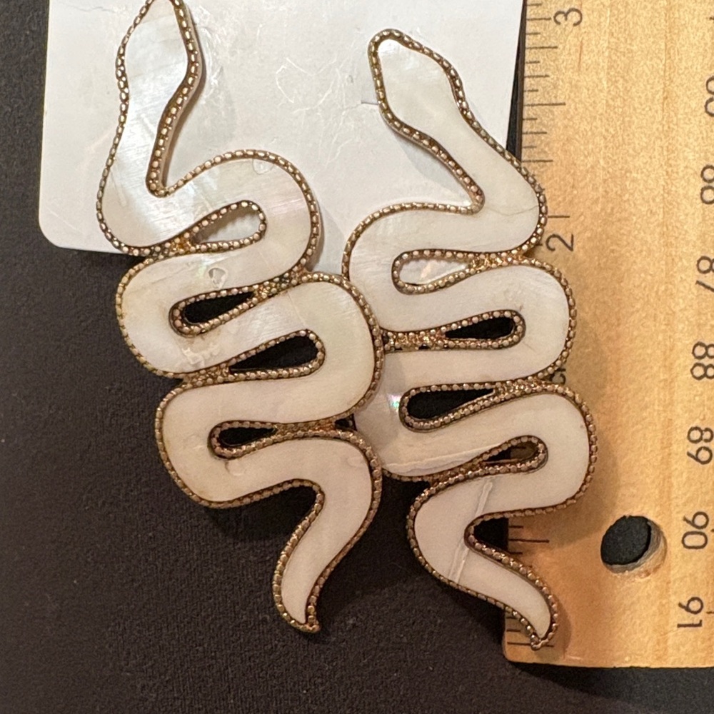 NWT fab’rik MOP Snake Drop Earrings Gold Edgy Chic 3” - Picture 3 of 4